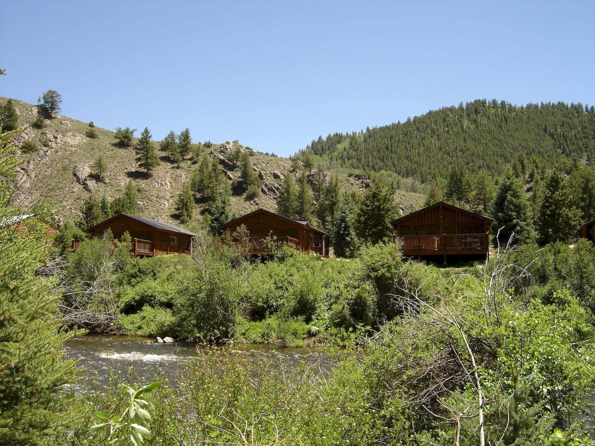 Three Rivers Resort Almont Exteriér fotografie